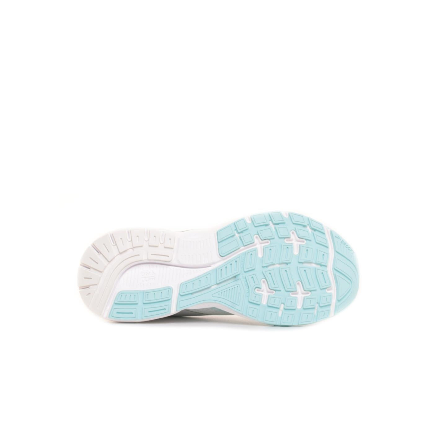 BROOKS TRACE 4 WOMAN