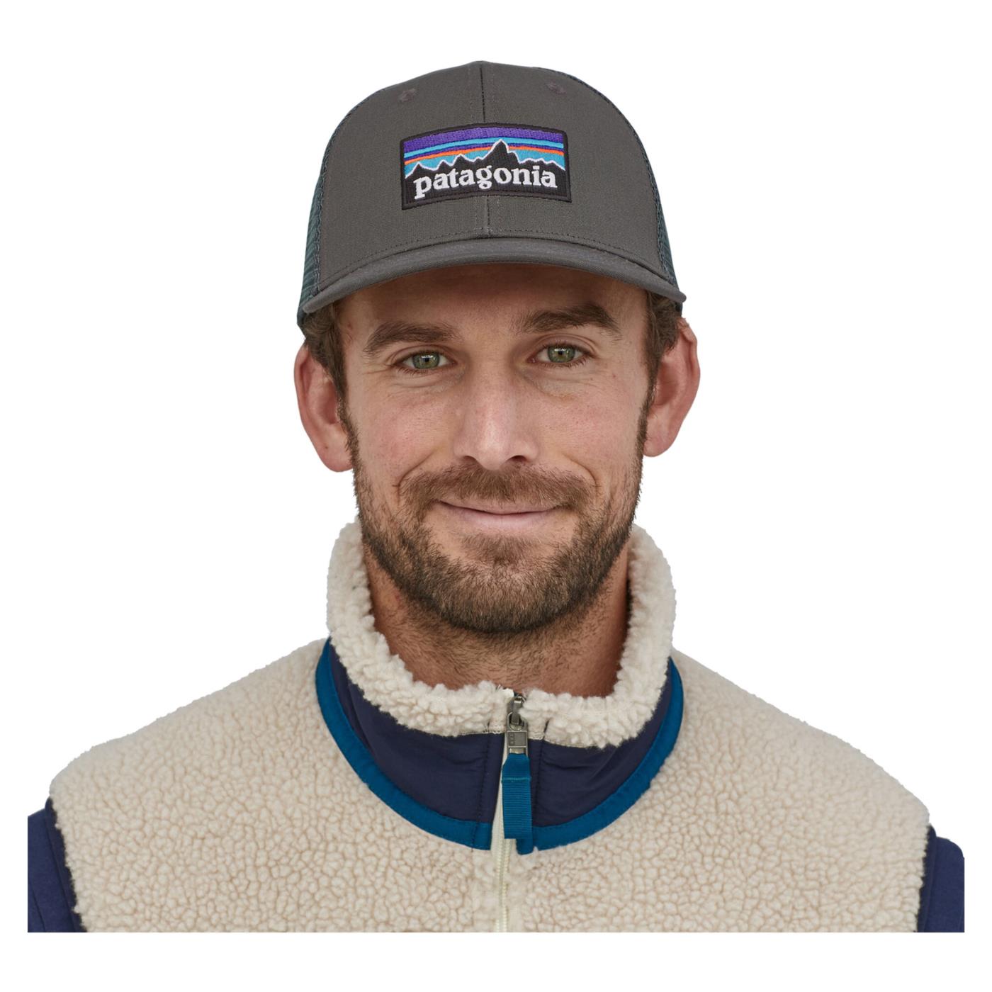 PATAGONIA P-6 LOGO TRUCKER HAT