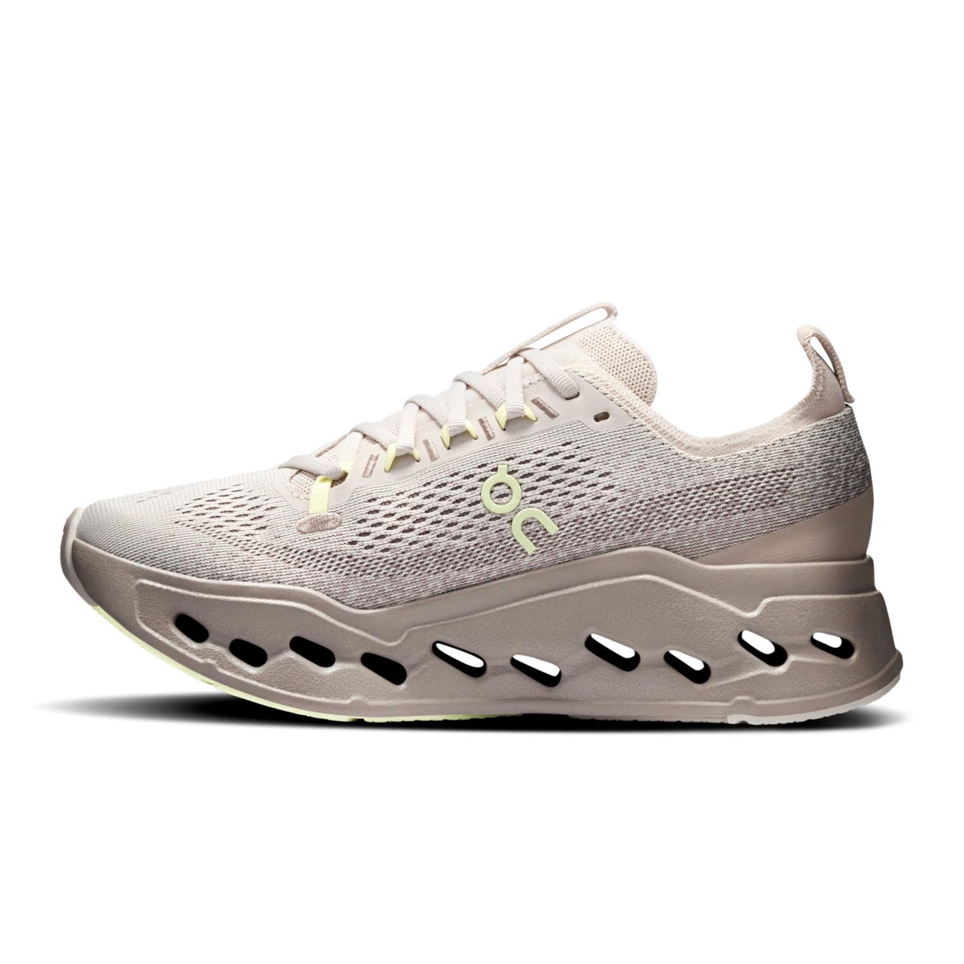 ON CLOUDSURFER MAX WOMAN - Beige - vista 2