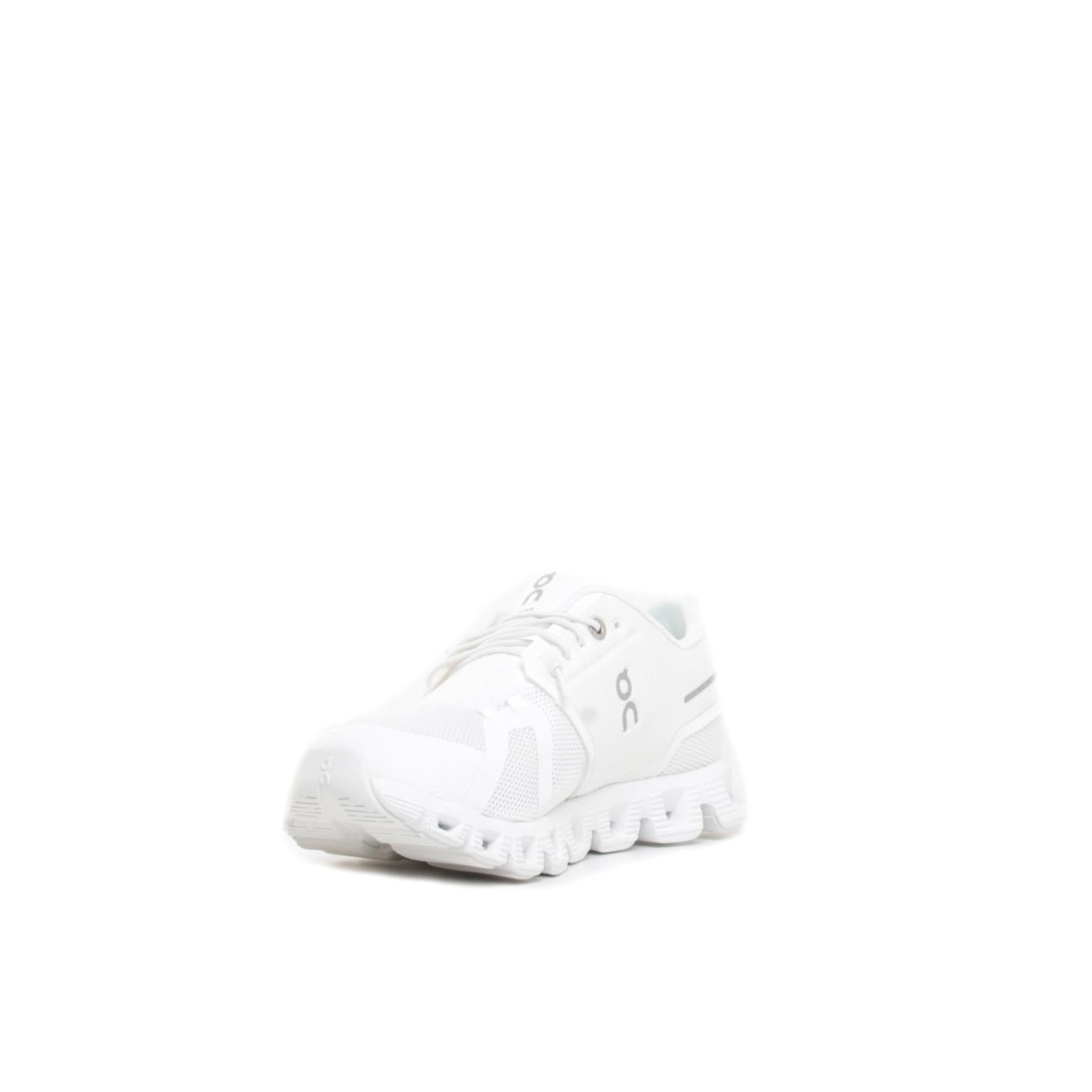 ON CLOUD 5 WOMAN
