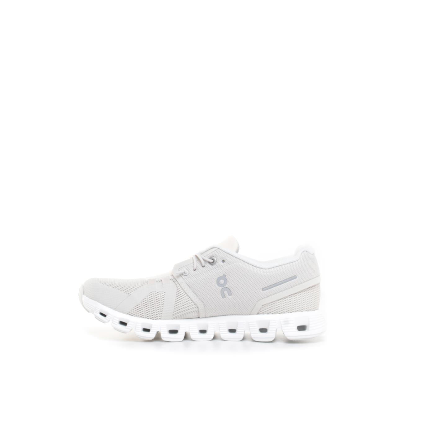 ON CLOUD 5 WOMAN