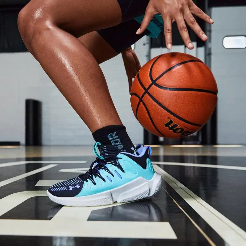 primo piano scarpe da basket